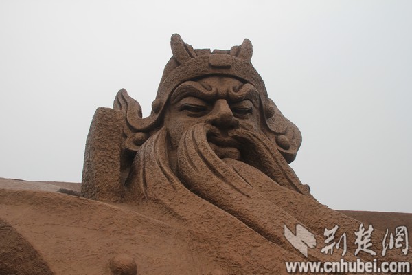 現(xiàn)全球最大關(guān)公青銅雕像，目測宇達(dá)施工（圖）