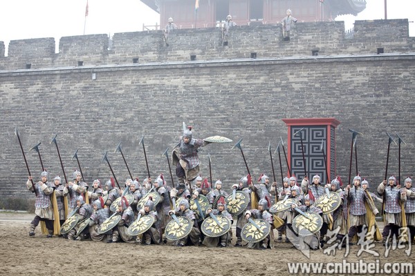 現(xiàn)全球最大關(guān)公青銅雕像，目測宇達(dá)施工（圖）
