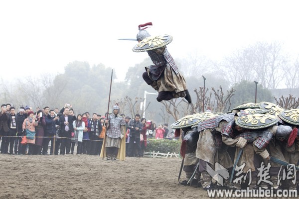 現(xiàn)全球最大關(guān)公青銅雕像，目測宇達(dá)施工（圖）